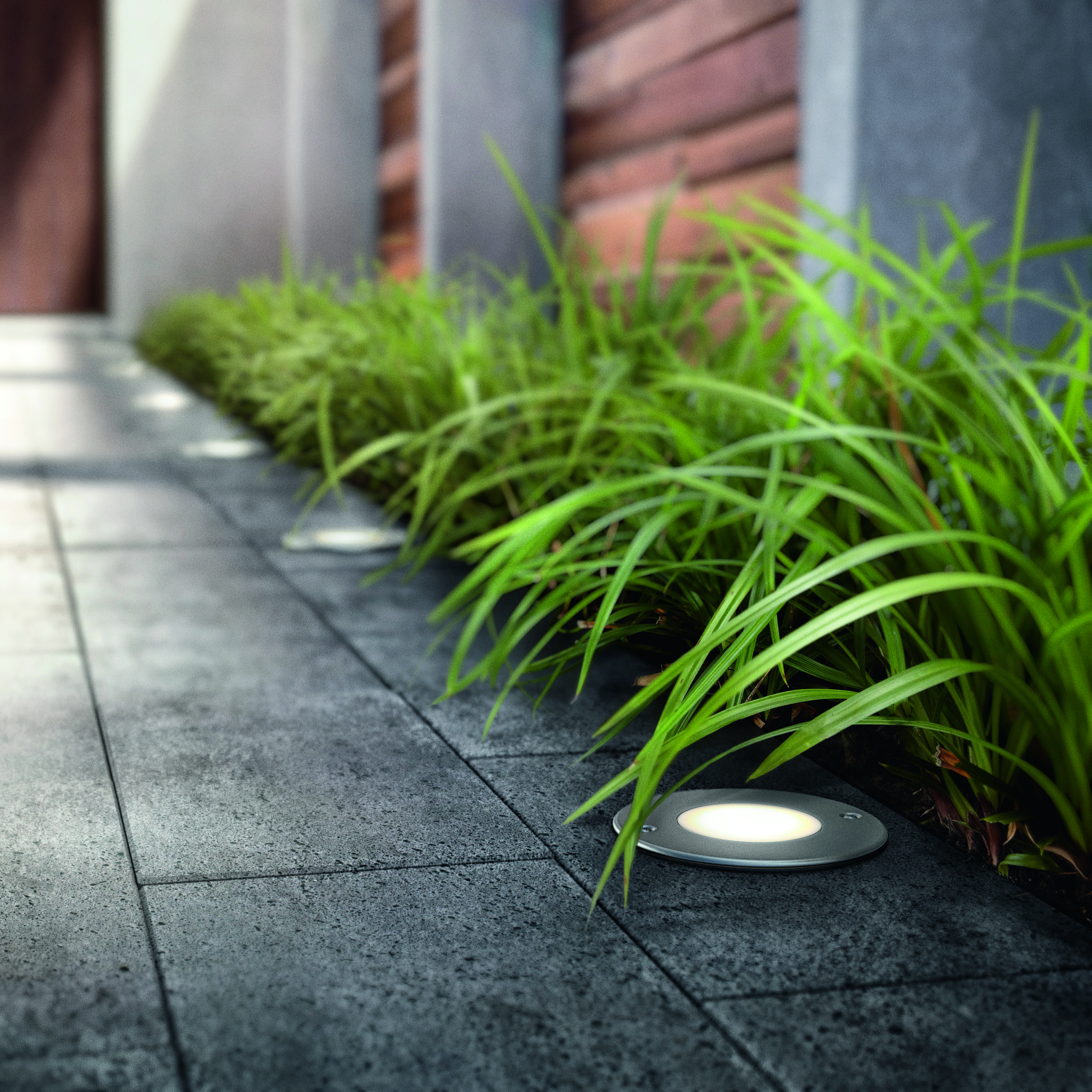 Osvjetljavanje staza i ulaza: Sigurnost na prvom mjestu