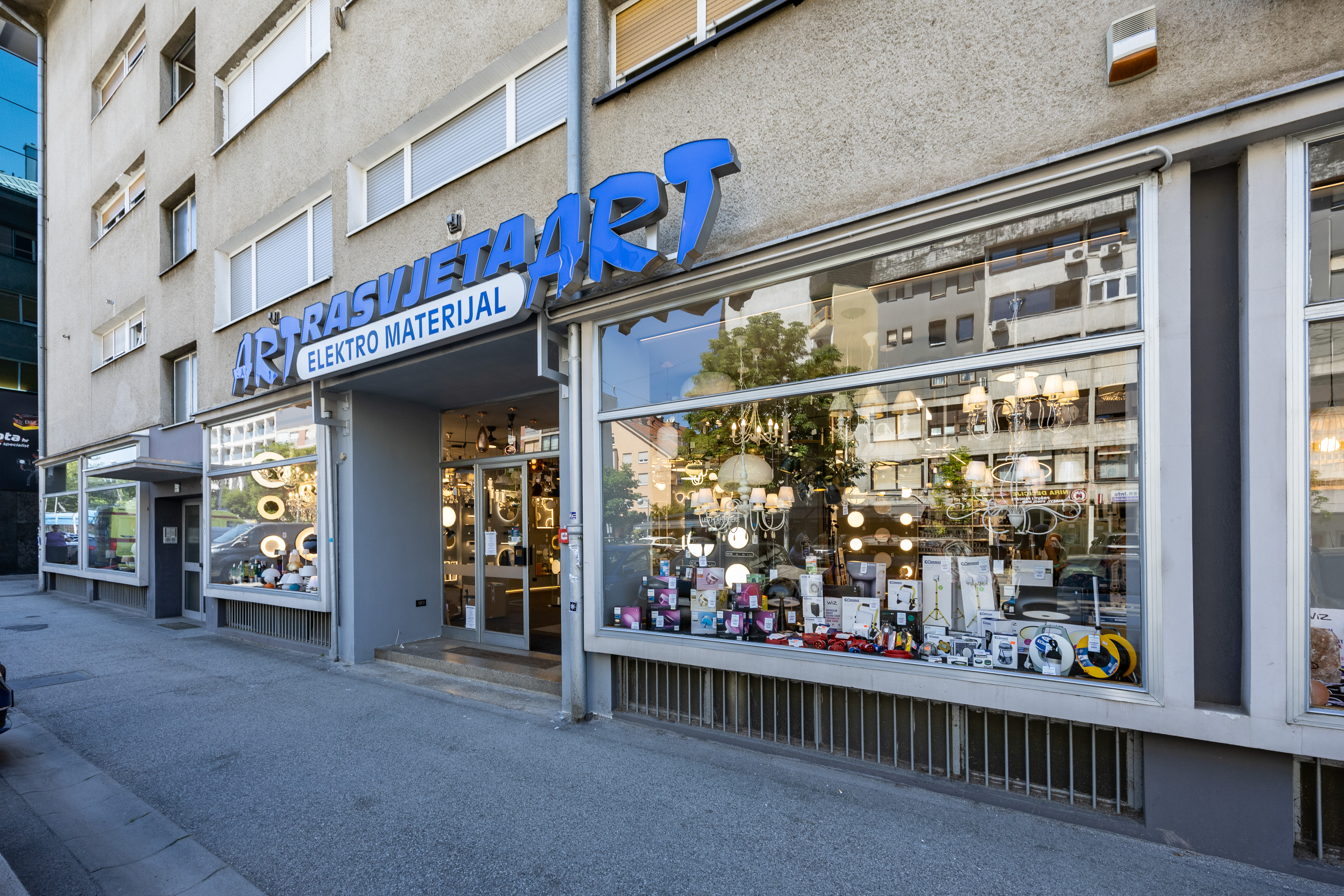 Art- rasvjeta Maksmirska Salon rasvjetnih tijela, lustera i LED rasvjete