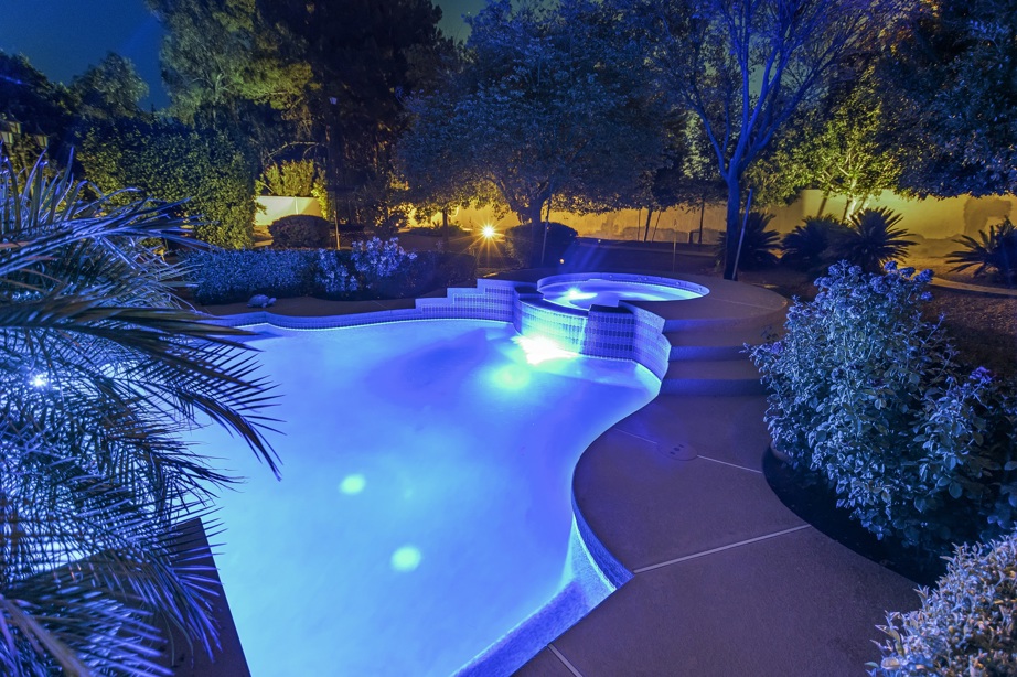 Bazenska rasvjeta: Savjeti za optimalno osvjetljenje bazena