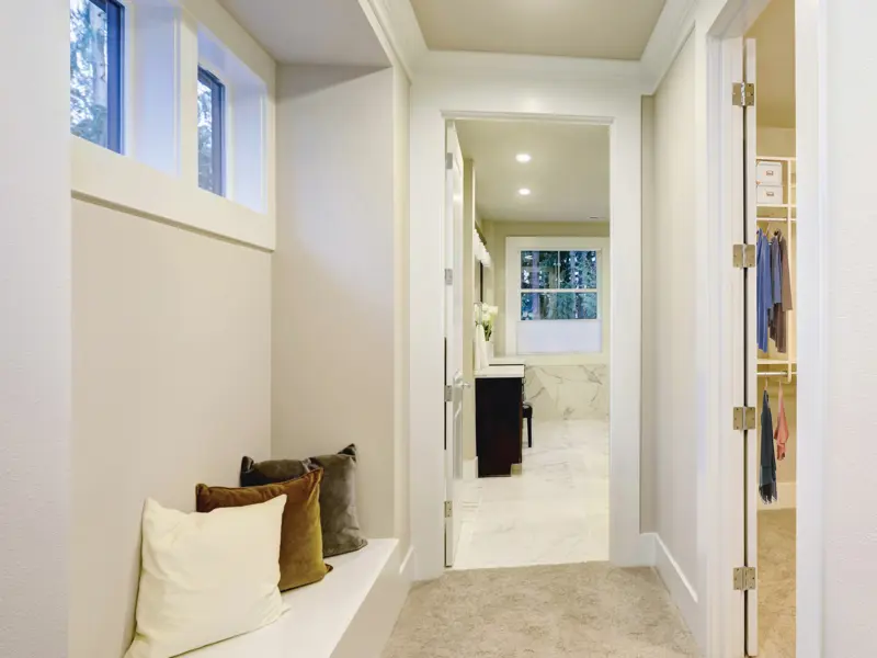 Rasvjeta u hodniku i predsoblju: Kako ostaviti savršen prvi dojam?