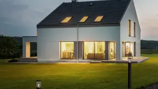 Vanjska LED Rasvjeta : Kako Pretvoriti Dvorište u Pametnu Oazu Sigurnosti i Stila