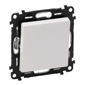 752111 TIPKALO 1P/6A/250V VALENA LIFE BIJELO