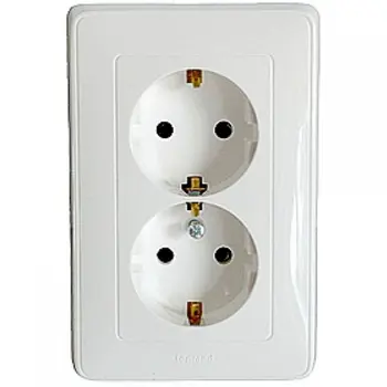 773627 UTIČNICA DVOSTRUKA ZA FI60 2P+E/16A/250V CARIVA BIJELA