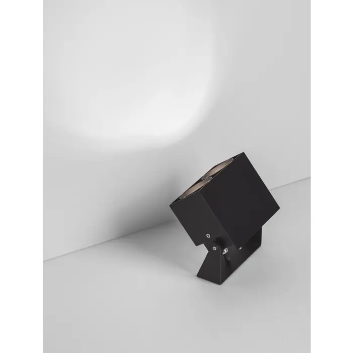 ANDER VANJSKA PODNA LED SVJETILJKA 10Watt 604Lm
IP65 CCT 3000-4000-5000K CRNA