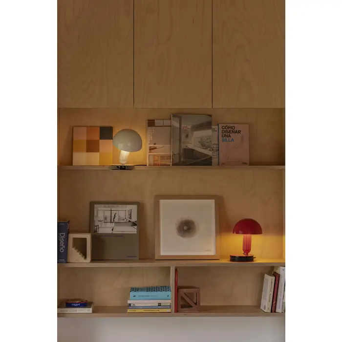 BELA STOLNA SVJETILJKA S KVAČICOM 1XE27 BIJELA