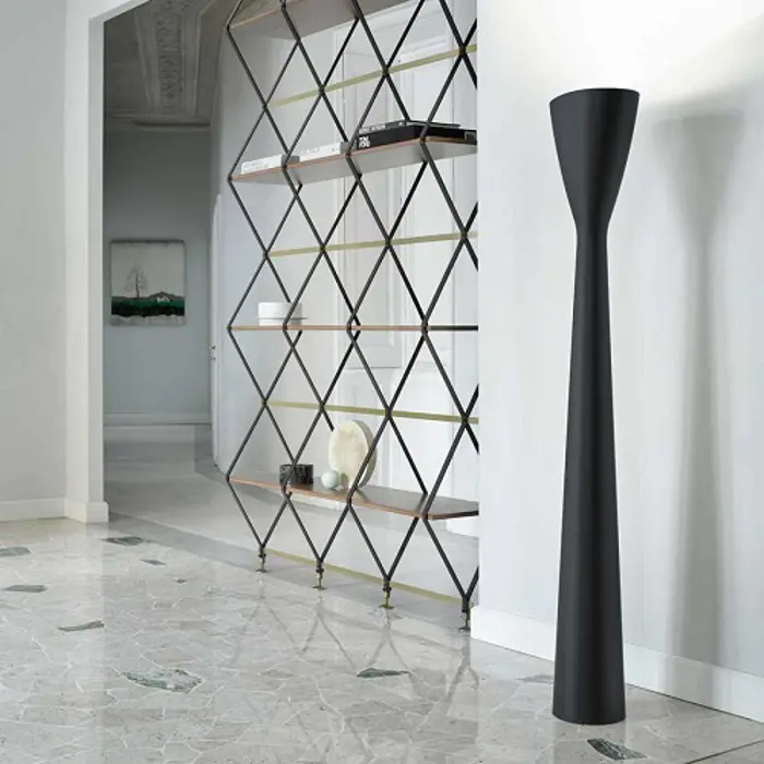 CARRARA D38L STAJAĆA LAMPA LED 45W 3000K DIMMABILNA CRNA