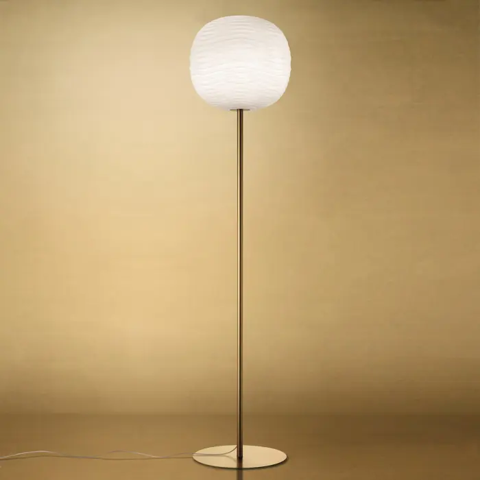 foscarini-gem-podna-lampa-bijelazlatna-42332-02121200.webp