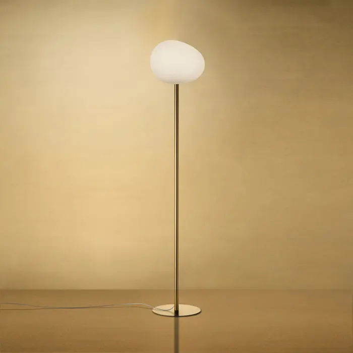 foscarini-gregg-media-podna-lampa-e27-zlatnobijela-29789-02121206.webp