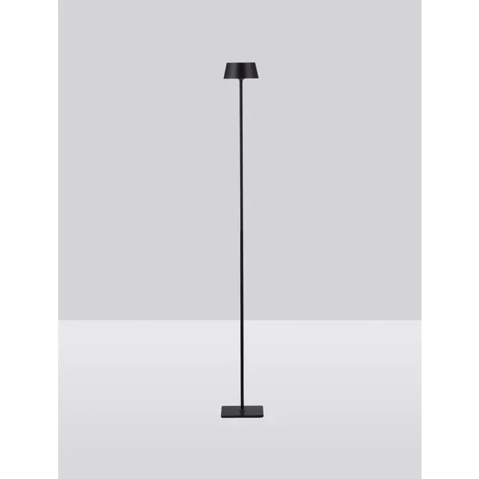 persea-stajaca-lampa-led-3000k-181lm-ip54-crna-25456-02075594.webp