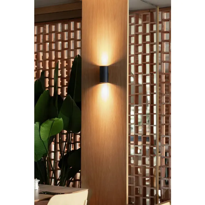 SOLE ZIDNA SVJETILJKA IZBRAZDANA CRNA 2xGU10