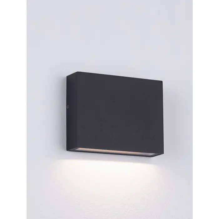 TICK ZIDNA SVJETILJKA CRNA
LED 4 Watt 220-240 Volt 218lm
3000K