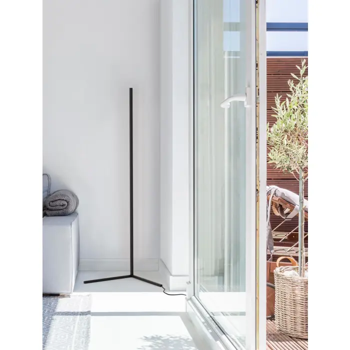 V-LINE STAJAĆA LAMPA LED 18W/3000K/1700lm/DIMM/IP20/CRNA